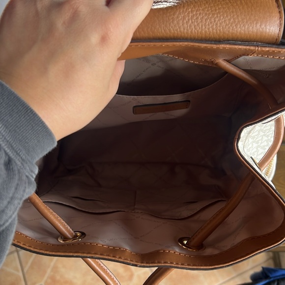 NWT Women’s Michael Kors backpack - Picture 6 of 7